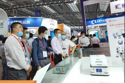 聚焦面板智造未來，迦智科技攜創(chuàng)新工業(yè)物流方案閃耀C-Touch