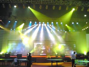 北京平谷舞臺(tái)背景板木質(zhì)設(shè)備搭建,燈光音響租賃公司